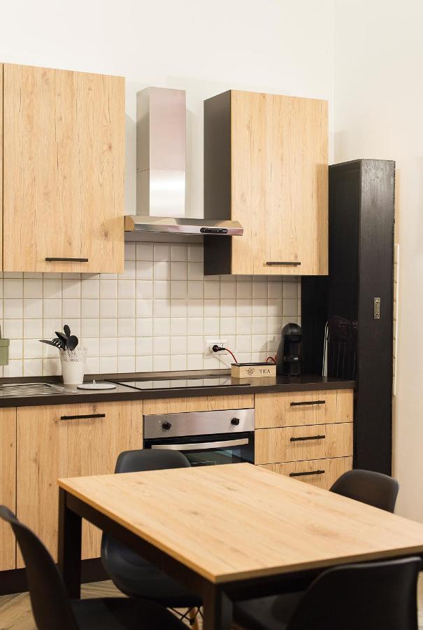 נאפולי Madaleni Home Plebiscito מראה חיצוני תמונה